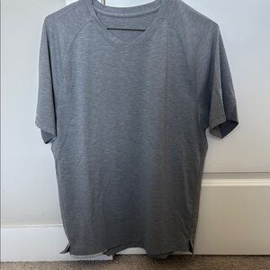 lululemon men’s basic v neck tee size large
